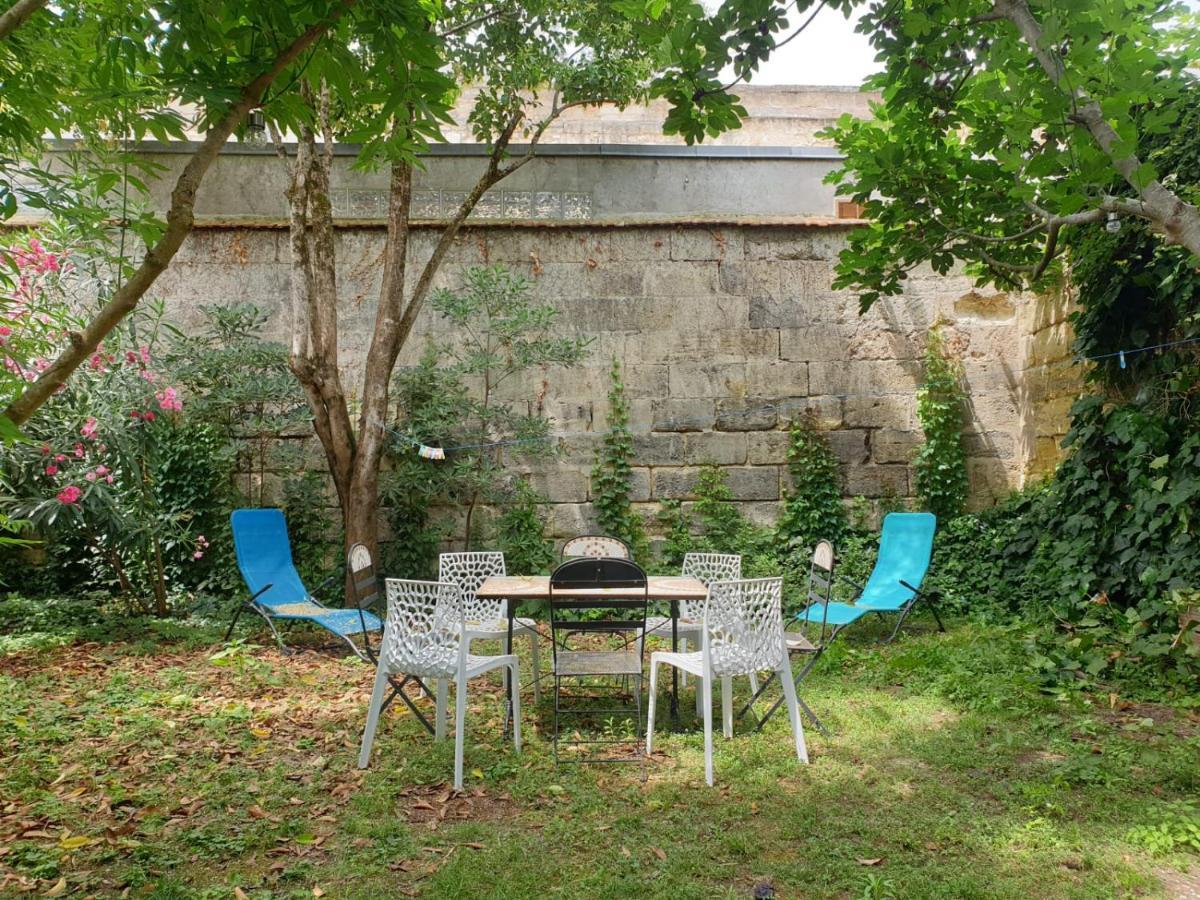 Maison Chartrons: Spacious Garden Retreat in Central Bordeaux Villa Exterior photo